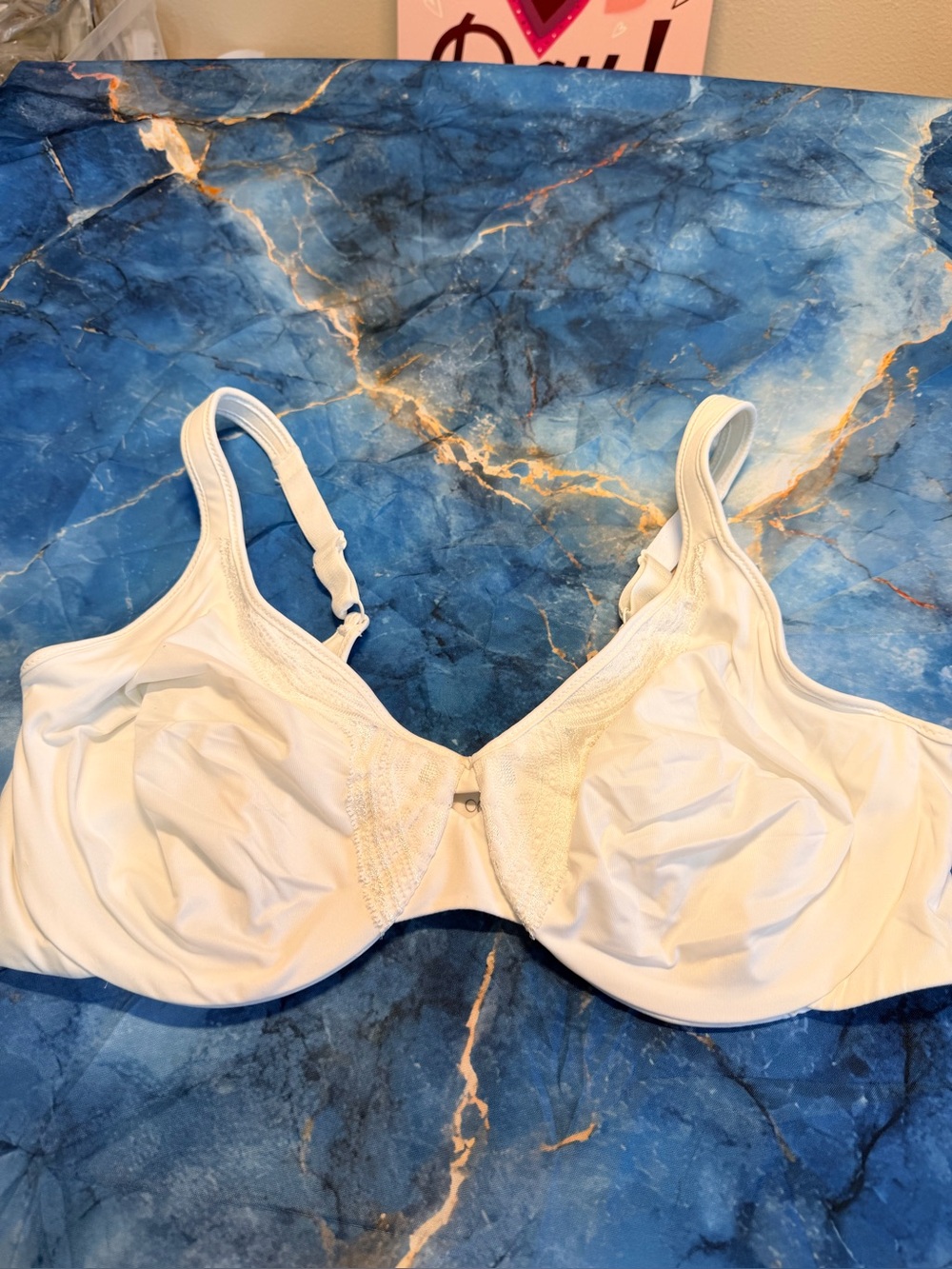 Olga White bra size 42D NWOT